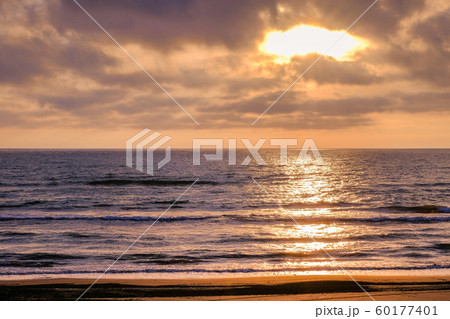 千里浜海岸の夕暮れ 千里浜海岸の夕暮れ 60177401