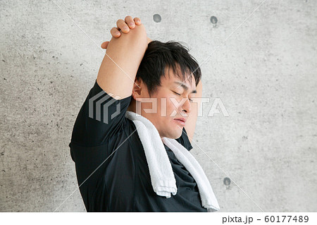 スポーツウェアを着た男性 スポーツウェアを着た男性 60177489