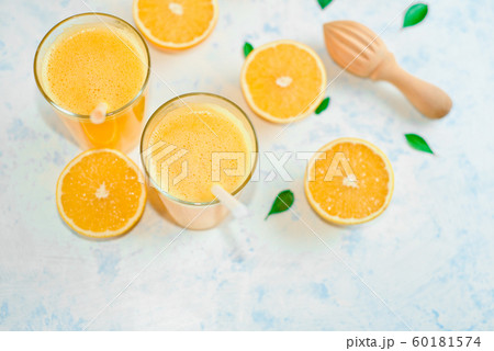Healthy food, background, halves of oranges sliced for making orange juice Healthy food, background, halves of oranges sliced for making orange juice 60181574