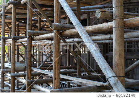 丸太足場 60182149