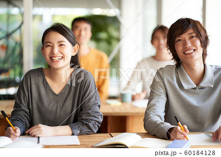 セミナー　ビジネスカジュアル 60184128