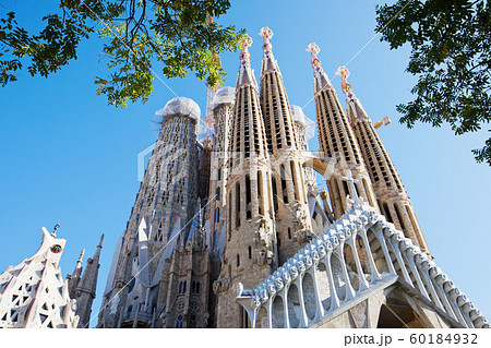 サグラダファミリア 60184932