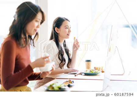 オフィス ランチ 女性 オフィス ランチ 女性 60187594