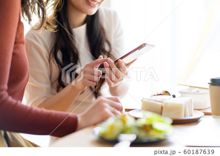 オフィス　ランチ　女性 60187639