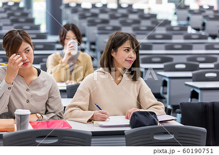 学生 階段教室 授業　撮影協力「近畿大学」 60190751