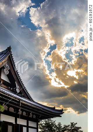 金戒光明寺、阿弥陀堂と晩夏の空 金戒光明寺、阿弥陀堂と晩夏の空 60191672