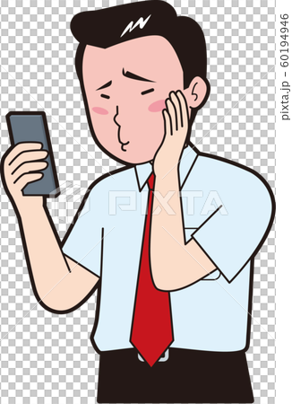 スマホで赤面する店長 60194946