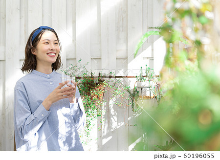 女性 水分補給 20代 女性 水分補給 20代 60196055