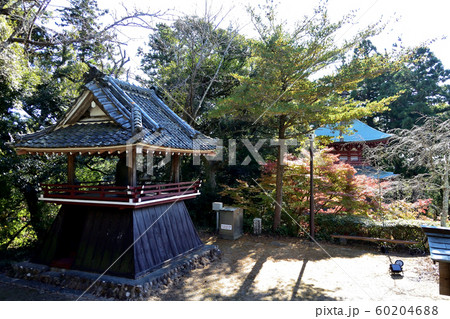油山寺 鐘楼と三重塔 油山寺 鐘楼と三重塔 60204688