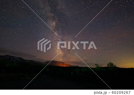 北海道の星空/美瑛白金・十勝岳望岳台 北海道の星空/美瑛白金・十勝岳望岳台 60209267