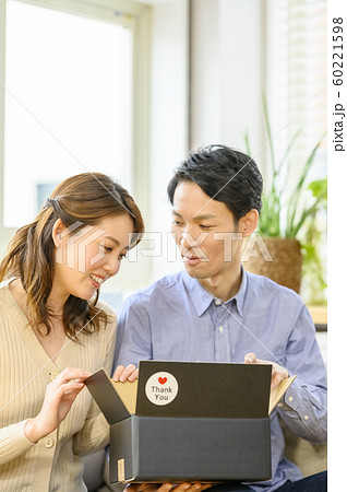 男女のライフスタイル／通販荷物 60221598