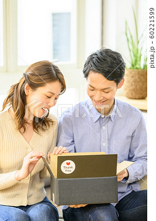 男女のライフスタイル／通販荷物 60221599