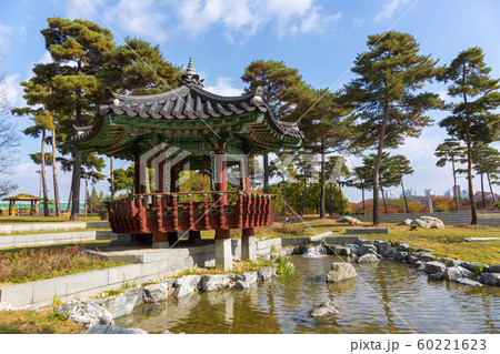 紅葉 ギャラリー遊園地 秋 60221623