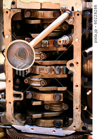 軽自動車のエンジン クランクシャフトとエンジンブロック の写真素材