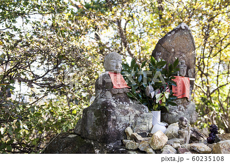 山道の石仏 山道の石仏 60235108