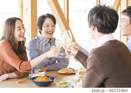 乾杯　男女 60235860