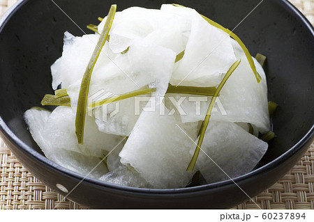 大根と昆布の即席漬け17 60237894