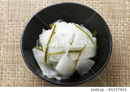 大根と昆布の即席漬け9 60237903