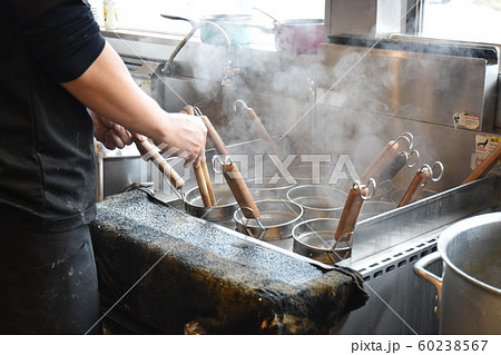 ラーメン店の厨房 ラーメン店の厨房 60238567