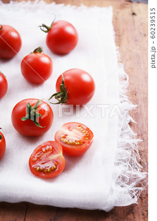 Tomatoes. red ripe tomatoes 60239515