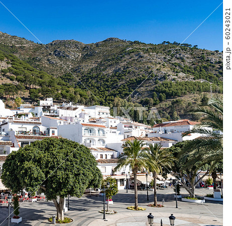 スペイン・ミハスのペーニャ広場 60243021