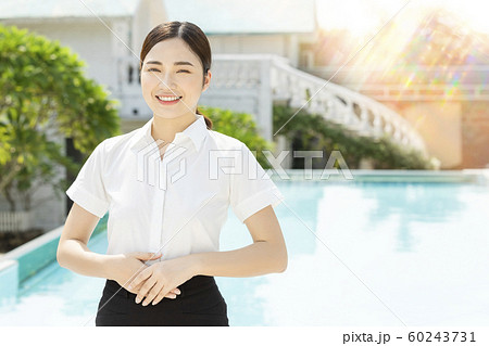 女性　リゾート　スタッフ 60243731