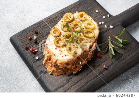 Wholegrain bread sandwiches with cream cheese and 60244387