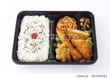 エビフライの入ったお弁当 60246082