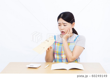 30代主婦　家計 60249149