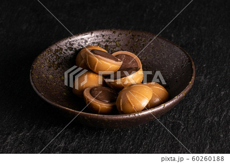 Sweet brown toffee on grey stone 60260188