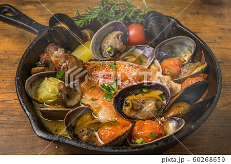 真鯛とあさりの海鮮アクアパッツア acqua pazza 真鯛とあさりの海鮮アクアパッツア acqua pazza 60268659