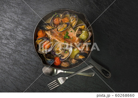真鯛とあさりの海鮮アクアパッツア acqua pazza 真鯛とあさりの海鮮アクアパッツア acqua pazza 60268660