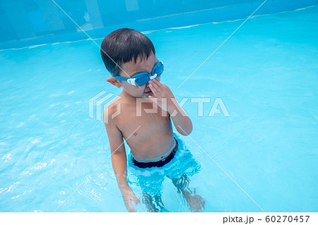 6 years old 6 years old 60270457