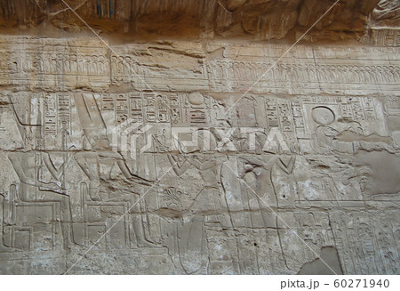Egyptian relief carved wall  60271940