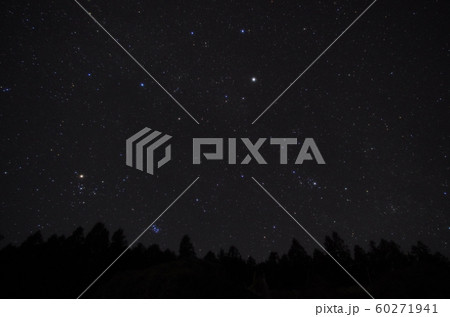 沈むぎょしゃ座、おうし座、ペルセウス座 60271941