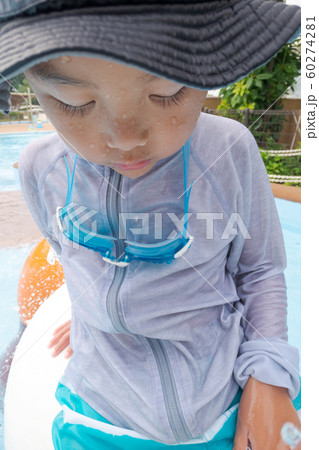 6 years old 60274281