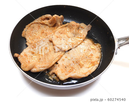 豚肉の生姜焼き 60274540