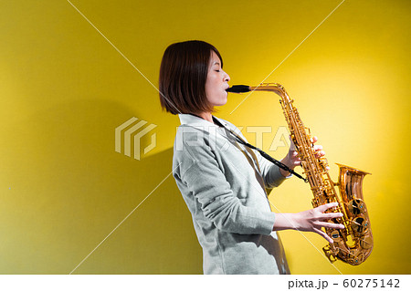 サックス奏者 60275142
