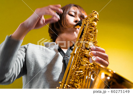 サックス奏者 60275149
