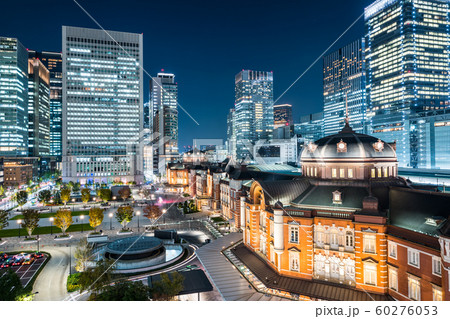 東京駅舎と夜の街並み風景 (東京都千代田区丸の内) 2019年11月撮影 東京駅舎と夜の街並み風景 (東京都千代田区丸の内) 2019年11月撮影 60276053