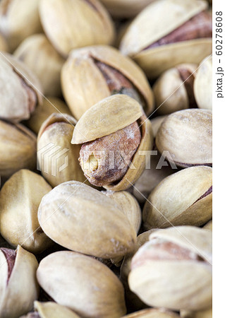 roasted and salted pistachios 60278608