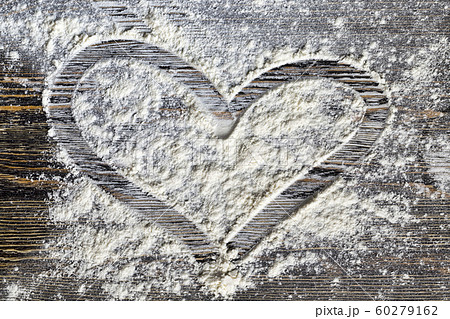 heart shape drawn 60279162