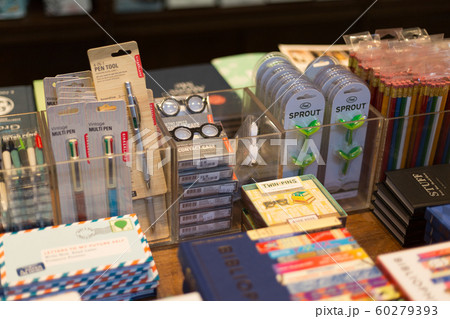ニューヨーク公共図書館で販売している文房具 60279393
