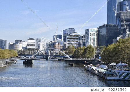 Banks of Yarra River, Melbourne, Australia 60281542