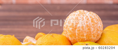 オレンジ色 オレンジ 橙 60283204