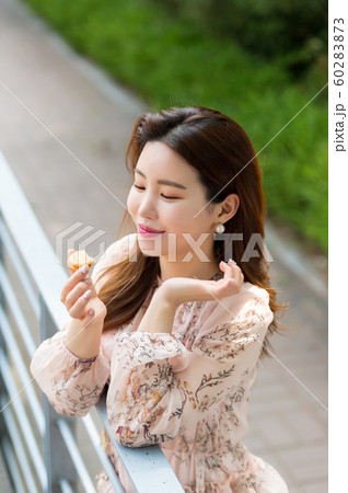 女性 女 女の子 60283873