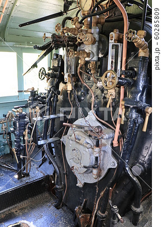 蒸気機関車の運転台 60285809