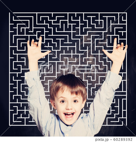 The little boy finds a solution to the problem. The little boy finds a solution to the problem. 60289392