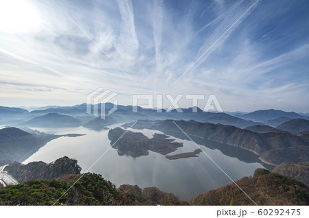 雲 空 湖 60292475
