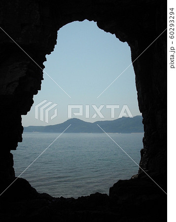岩の窓 周防大島(屋代島)の巌門 岩の窓 周防大島(屋代島)の巌門 60293294